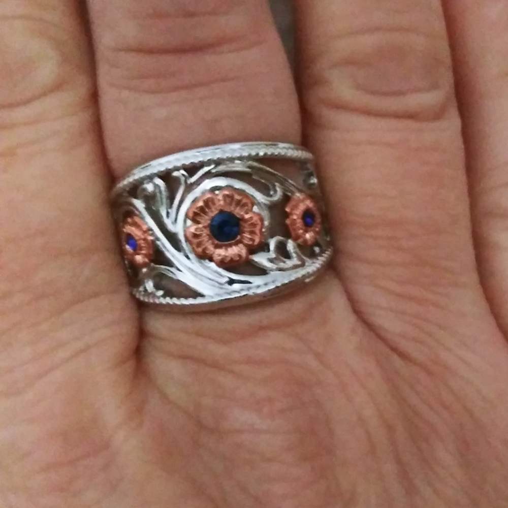 STERLING SILVER RING    925 STAMPED